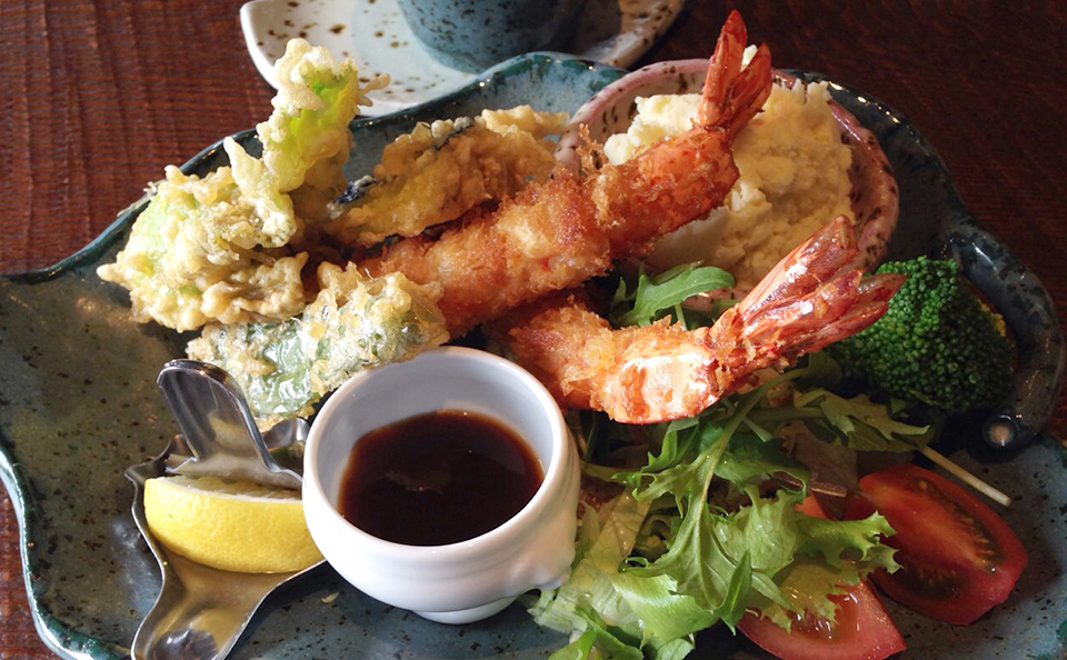 柳川の老舗が手掛ける筑後長浜の「うなぎレストラン UMORI」で本格的なうなぎ料理を堪能！人気メニューの海老フライも必食